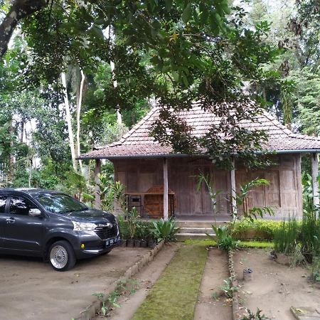 Hotel Omah Kayu Jagalan Magelang Exterior foto