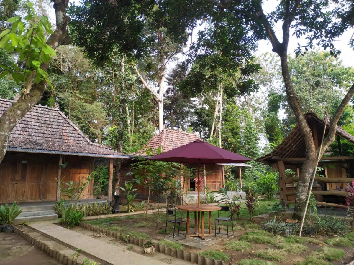 Hotel Omah Kayu Jagalan Magelang Exterior foto