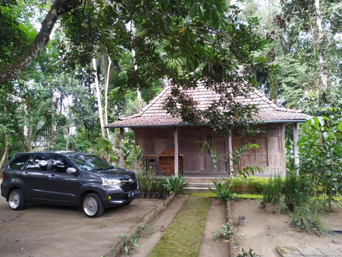 Hotel Omah Kayu Jagalan Magelang Exterior foto