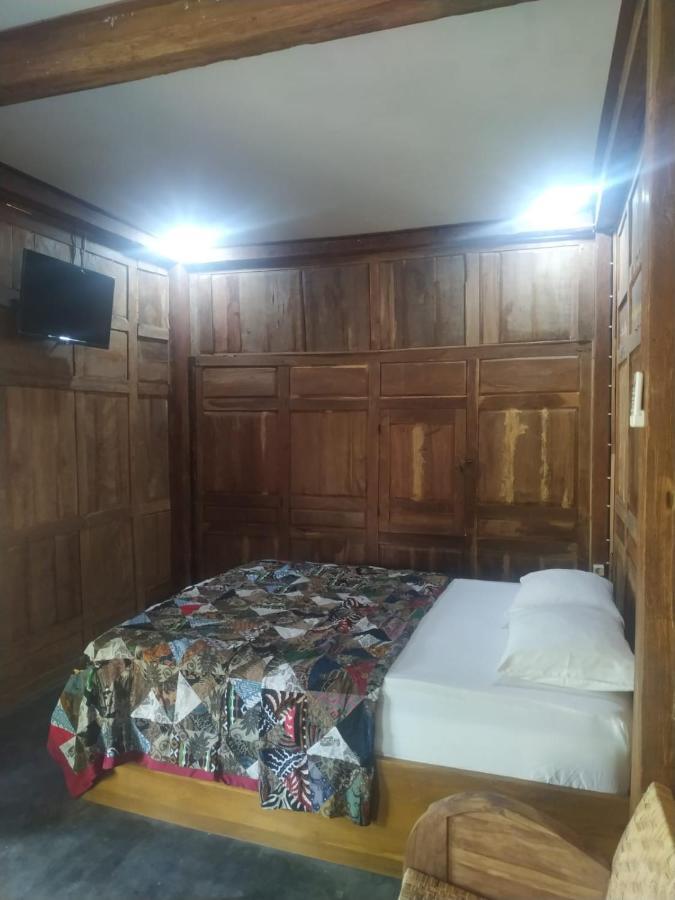 Hotel Omah Kayu Jagalan Magelang Exterior foto